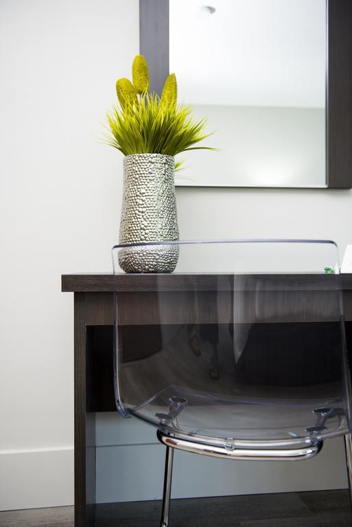 V Hotel & Suites モンクトン 部屋 写真